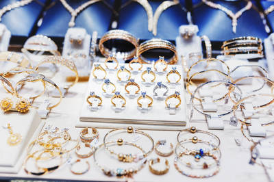 2023年9月12日珠寶首飾行業(yè)指數(shù)走低，市場短期承壓